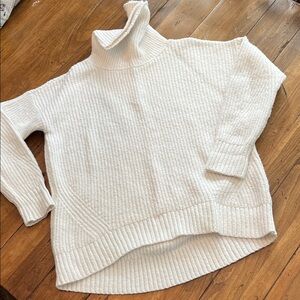 Old Navy Cream Ribbed Turtleneck Sweater